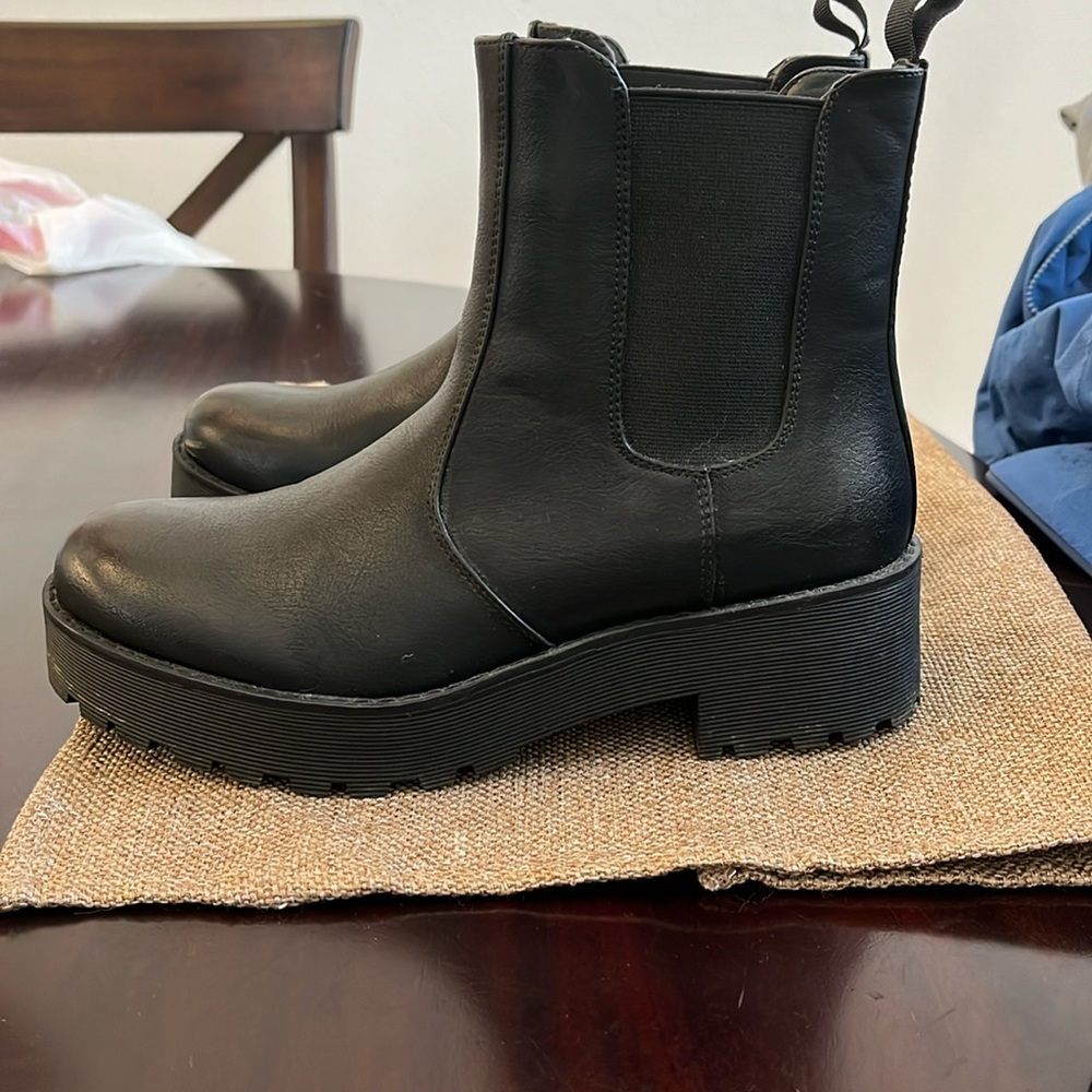 Chelsea boots/ black